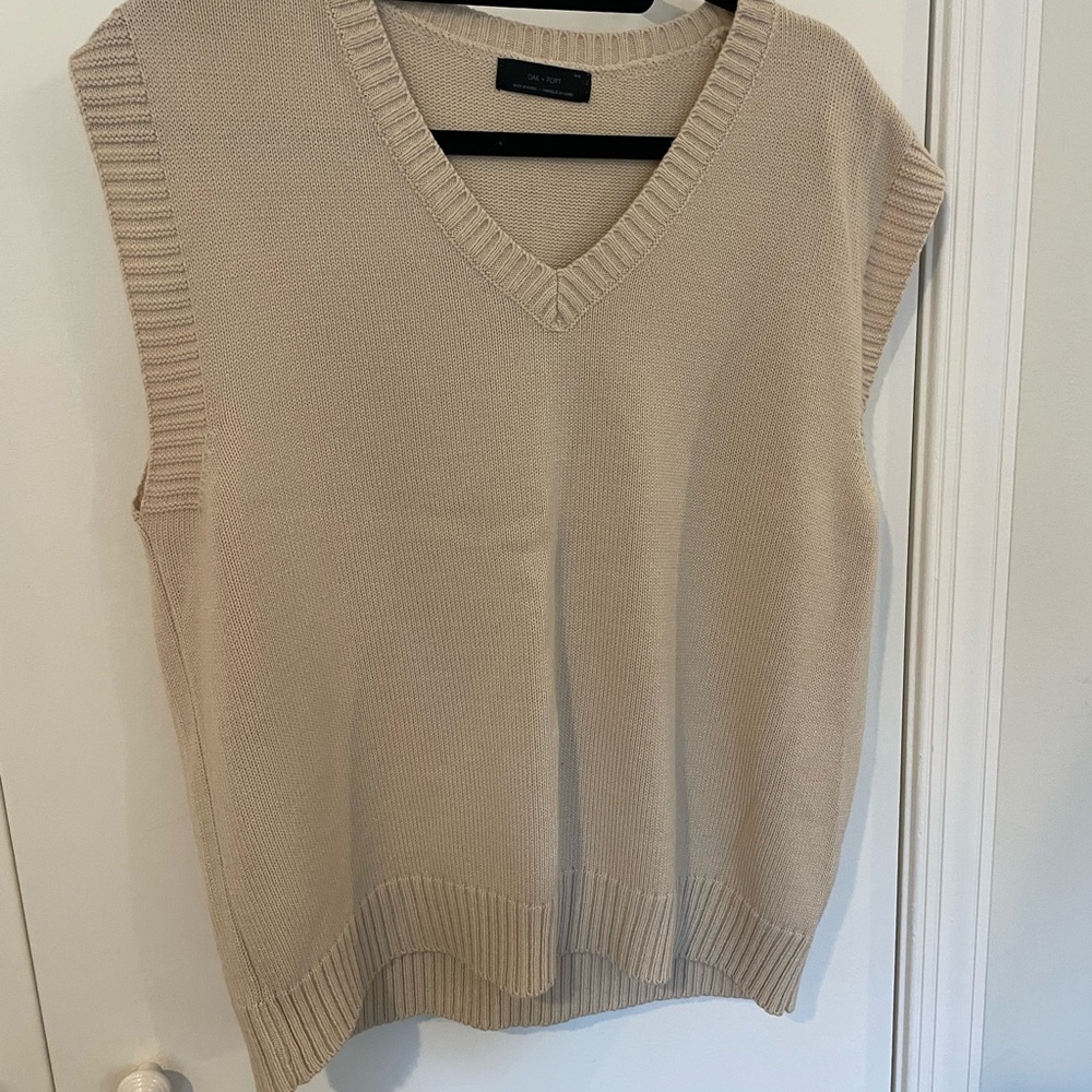OAK + FORT Beige V-Neck Sweater Vest - Picture 7 of 9